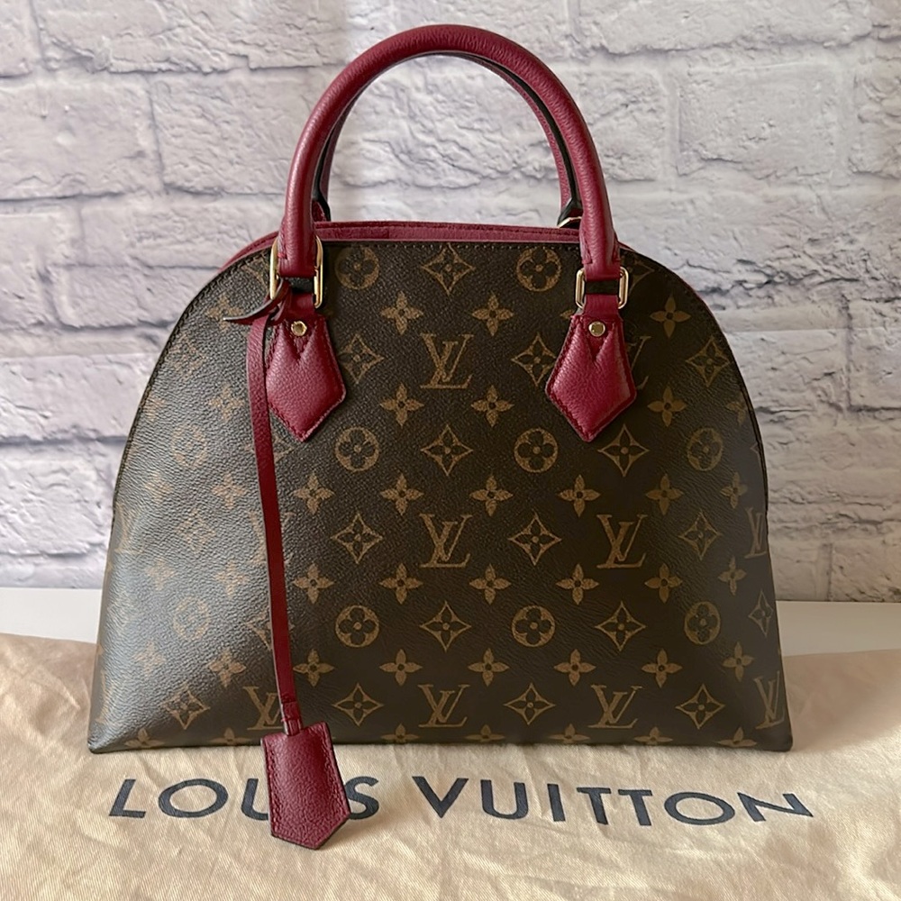 Like new Louis Vuitton Alma Bag Into Bag